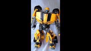 Hasbro Transformer 15 Ultimate Bumblebee Electronic  Toy Car/Figure Part 2