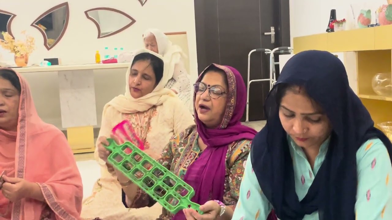 Lakh khushiyan paatshahiyan je satgur nadar kare