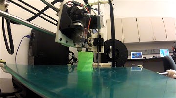 3D Printing with NinjaFlex (Time-lapse)