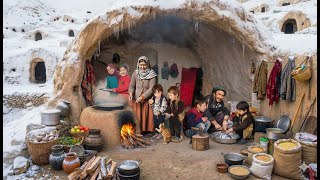 Download Lagu Battling 25 cm of Snow in a Cave | A Father’s Effort and Traditional Bread Baking in the Mountains MP3