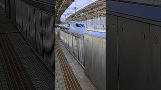 230408_051_S 熱海駅を出発する東海道新幹線N700系 F18編成(N700A)