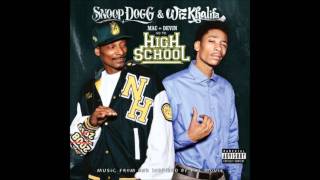 Snoop Dogg & Wiz Khalifa - "Smoking On" (Feat. Juicy J)