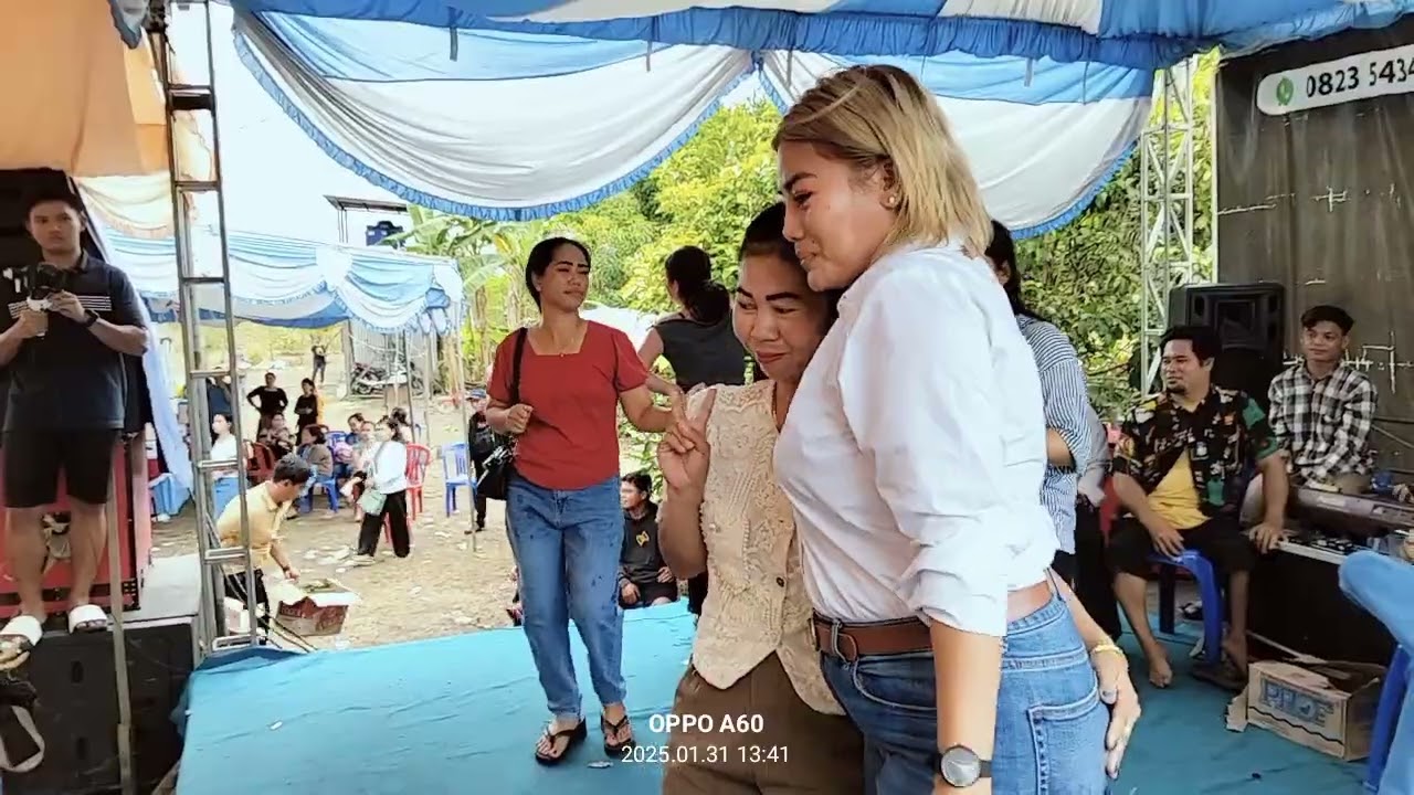 Benang Biru Meggy Z, Cover By Amelia Santy, Anugrah Electone Pimpinan Alex Timpah Player Mr Wendra