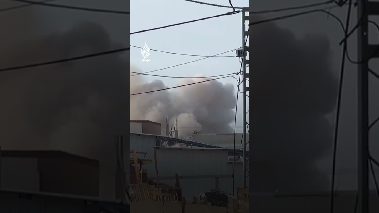 انفجار ضخم في غرب النصيرات بقطاع غزة وأعمدة الدخان تتصاعد من المكان