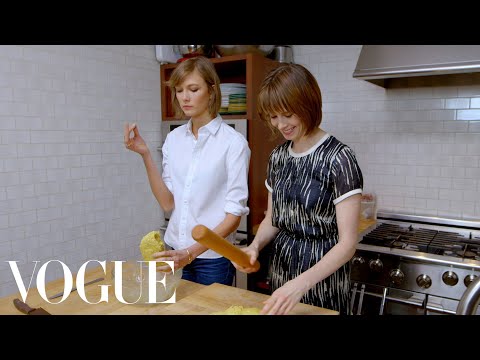 How To Bake Oatmeal Scones With Karlie Kloss - Elettra's Goodness - Vogue