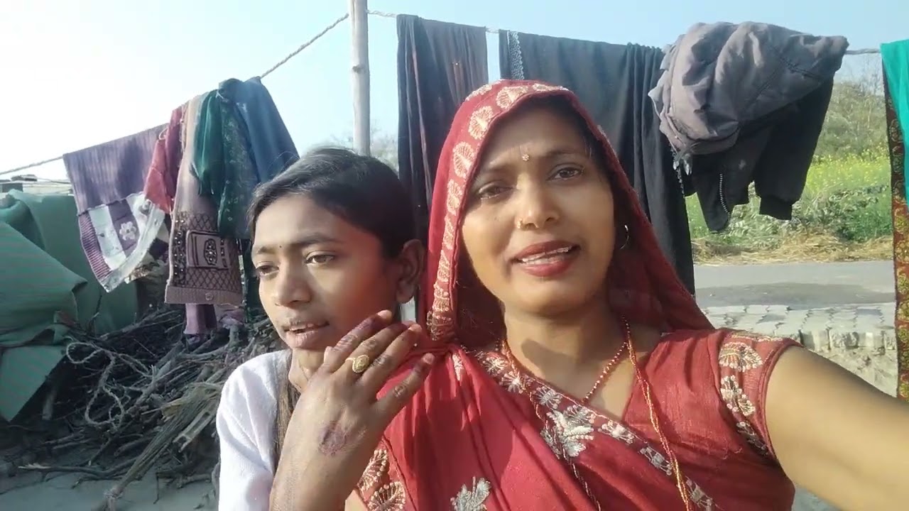 देखिए दोस्तों हमारे पापा हमारे बुआ के यहां खिचड़ी लेकर जा रहे हैं एक बार जरूर देखिए