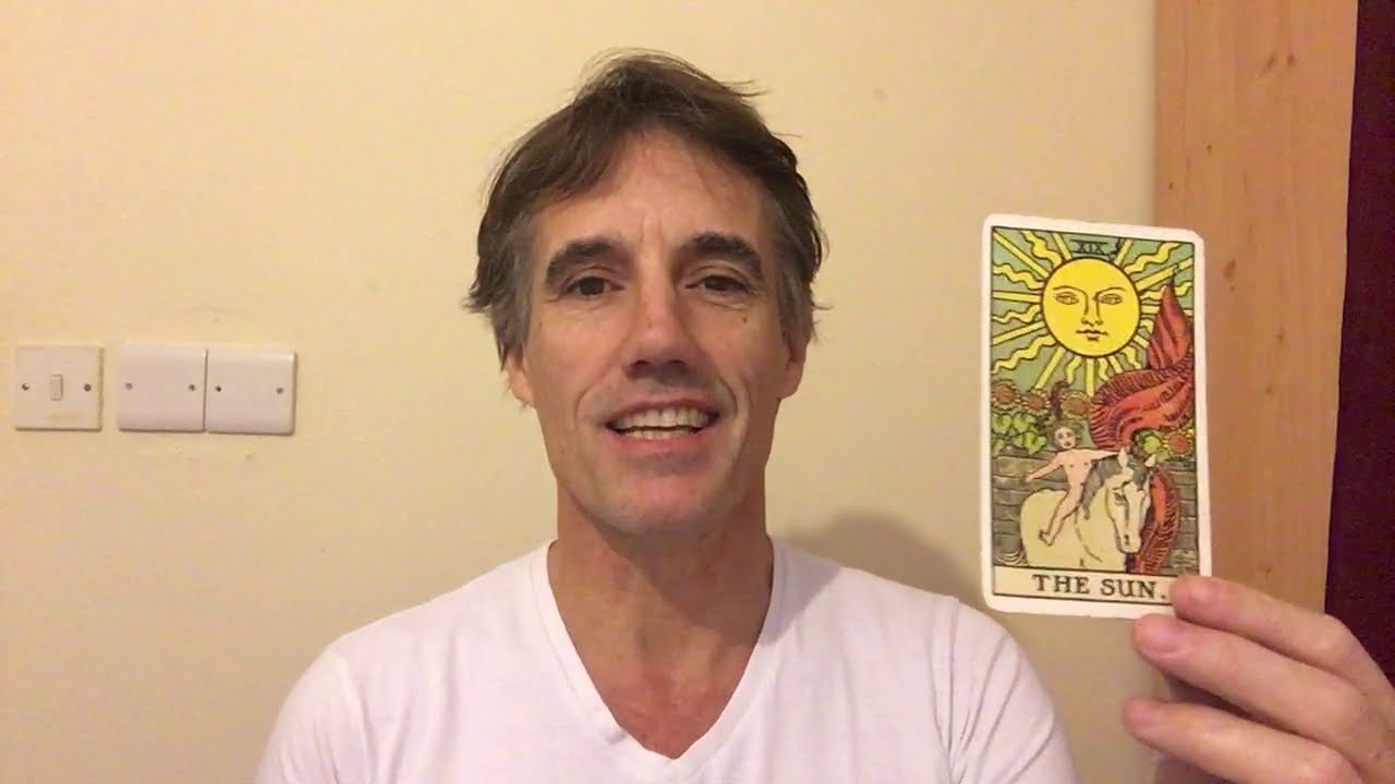 The FOOL reversed and The SUN - Tarot reading