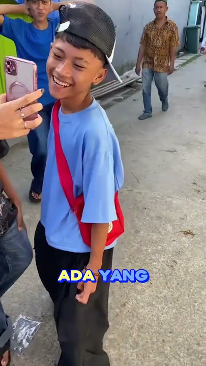 momen lucu ketika melihat bocil pakai celanna skena‼️‼️#lucu #celana #skena #bikinngakak #shorts