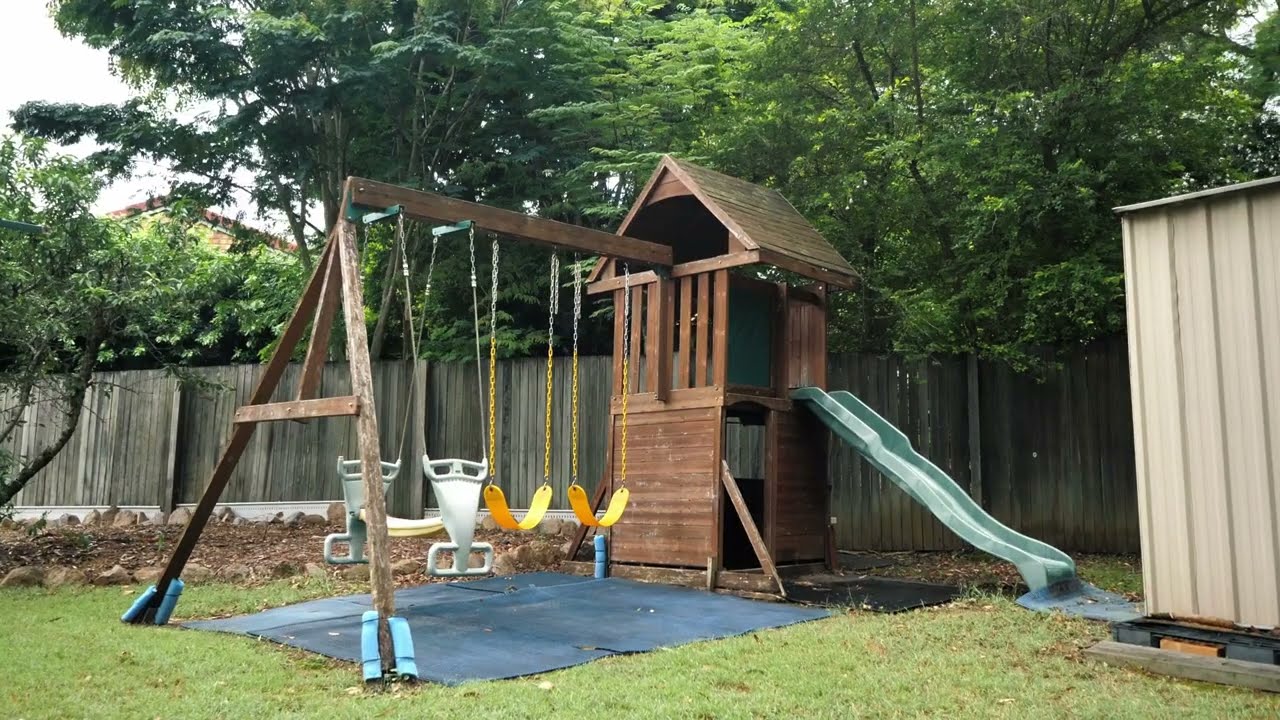 A Rare Find in Eatons Hill  I  5 Ilona Place  I  Eatons Hill  I  Bonnie Worth Team  I  Real Estate