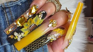 Watch me work: Queen  Bee 🐝 🍯 HoneyComb Nail inspo | Acrylic set| step my step | Beginner Friendly