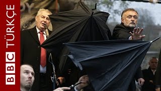 Kadife Devrim kutlamasında Cumhurbaşkanı'na yumurtalı protesto - BBC TÜRKÇE