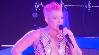 P!NK paused 'Our Song' performance after a woman goes into labour  | N1  4K FanCam