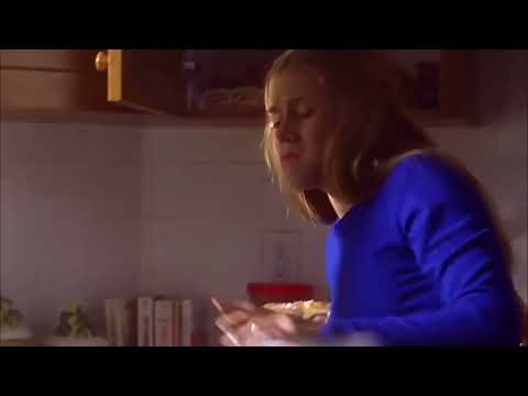 Smallville - Jodi Melville's stomach growl 3