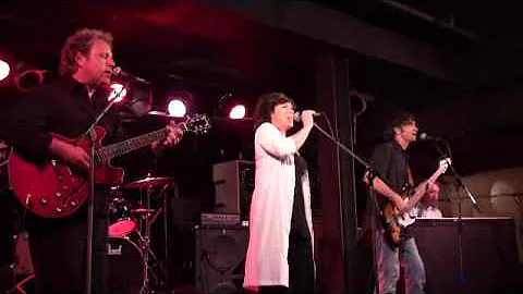 Suzanne Gitzi - "The Runaround" feat Russell Marsl...
