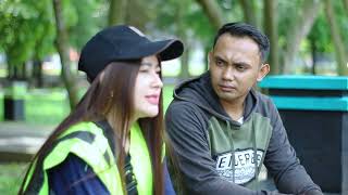 Download Lagu BIKIN HARU WANITA INI JADI TUKANG PARKIR KARENA EKONOMINYA MENURUN MALAH DIAJAK NIKAH PRIA KAYA RAYA MP3