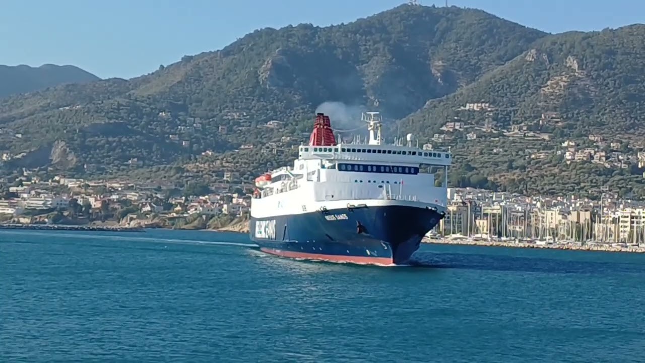 ΑΦΙΞΗ ΝΗΣΟΣ ΣΑΜΟΣ ΣΤΟ ΛΙΜΑΝΙ ΤΗΣ ΜΥΤΙΛΗΝΗΣ