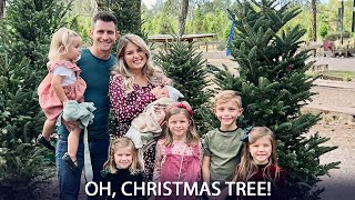 Finding the Perfect Christmas Tree in Florida | Making Memories at Home