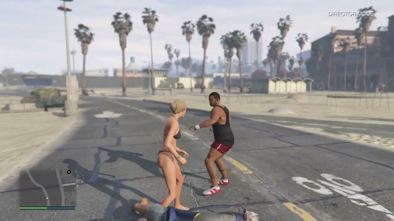 GTA V: On the Promenade vs Bodybuilder 2