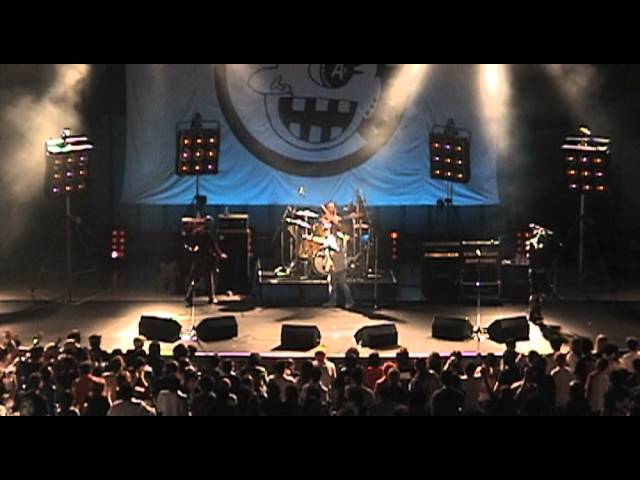 LAUGHIN'NOSE - 2007.9.24 野音 - YouTube