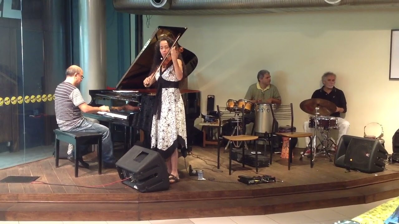 O Casamento da Raposa (G. Filho / P. Sertanejo / J. Bandeira). Corina Brito, Violin