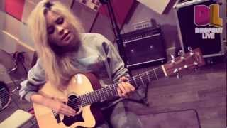 Nina Nesbitt - 'Seesaw' - Dropout Live | Dropout UK chords