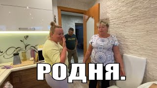 VLOG: Встречаю КУРОРТНИКОВ/Едим КИЛЬКУ/Делим ВЕЩИ