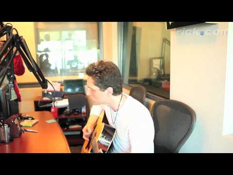 EXCLUSIVE Richard Marx performs 'Hazard" Live at The Dees Studio