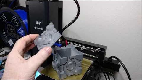 3D print timelapse of a Companion Cube side.