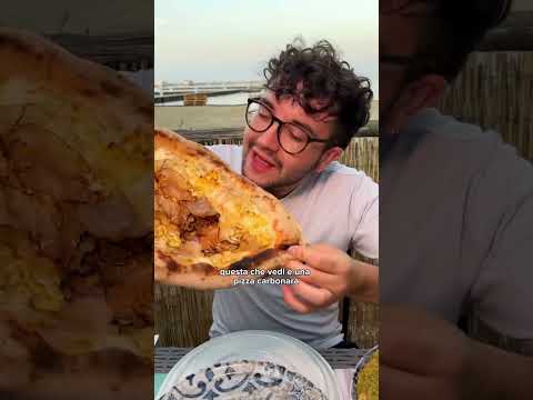 Il primo posto in cui SFONDARTI di pizza con i piedi in acqua? ad x @sumar.marzamemi