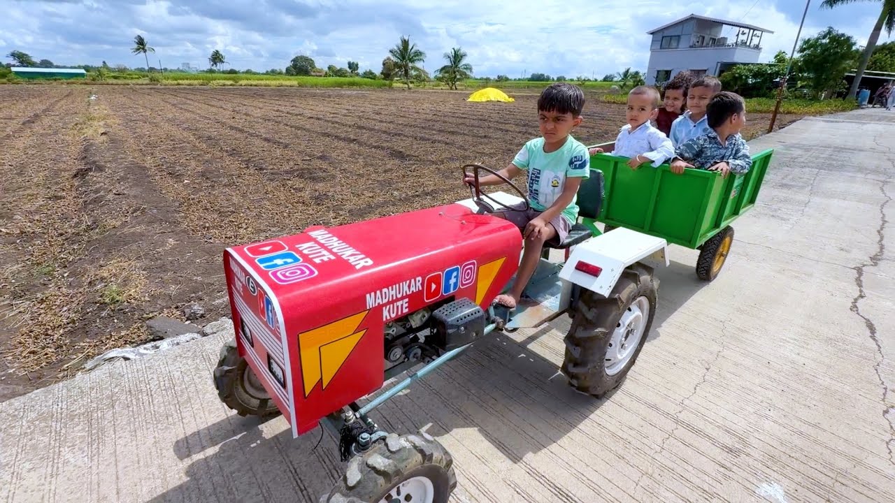 माऊली नाशिकच्या मुलांना ट्रॅक्टर मध्ये घेऊन गेला 😳