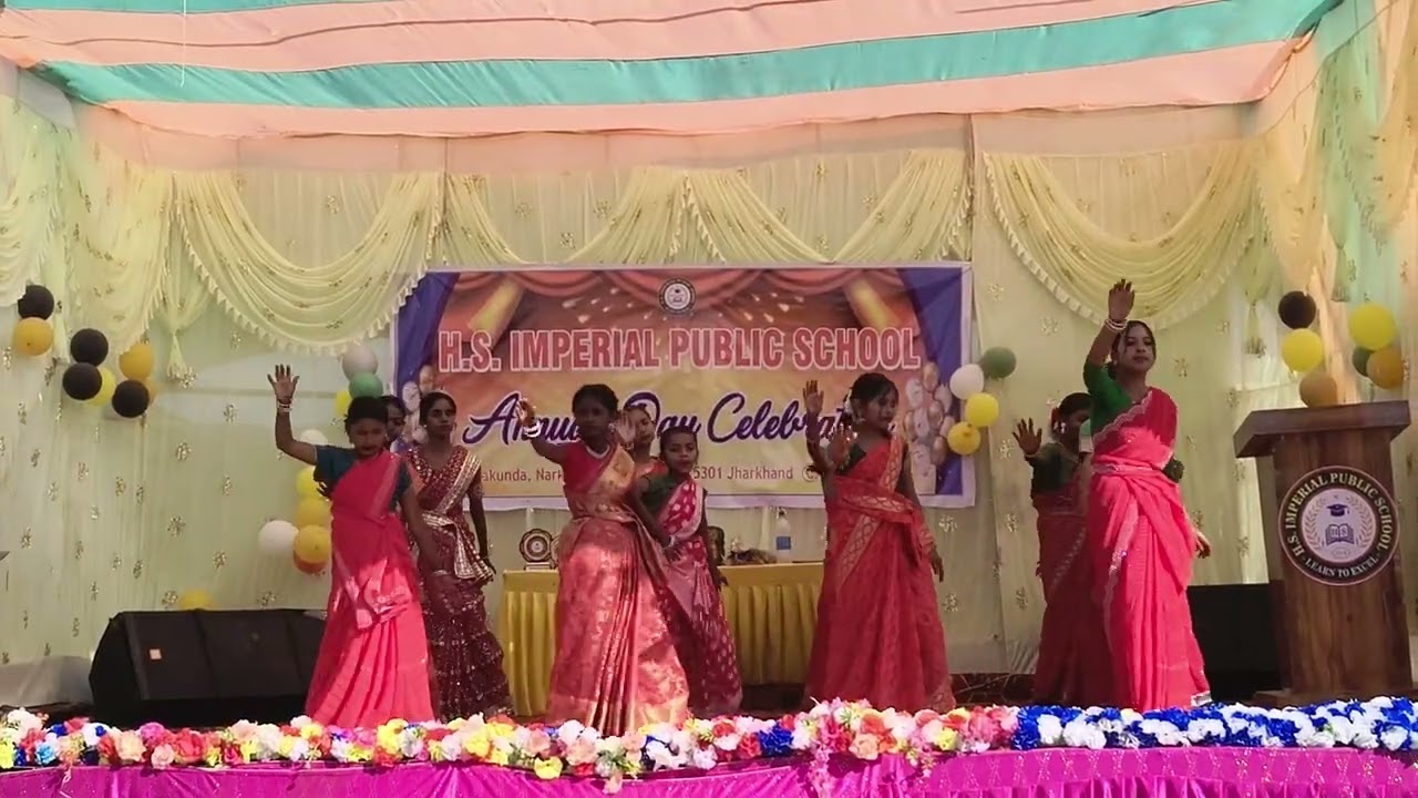 Jharkhandi style dance by Hsips student on Annual Day 