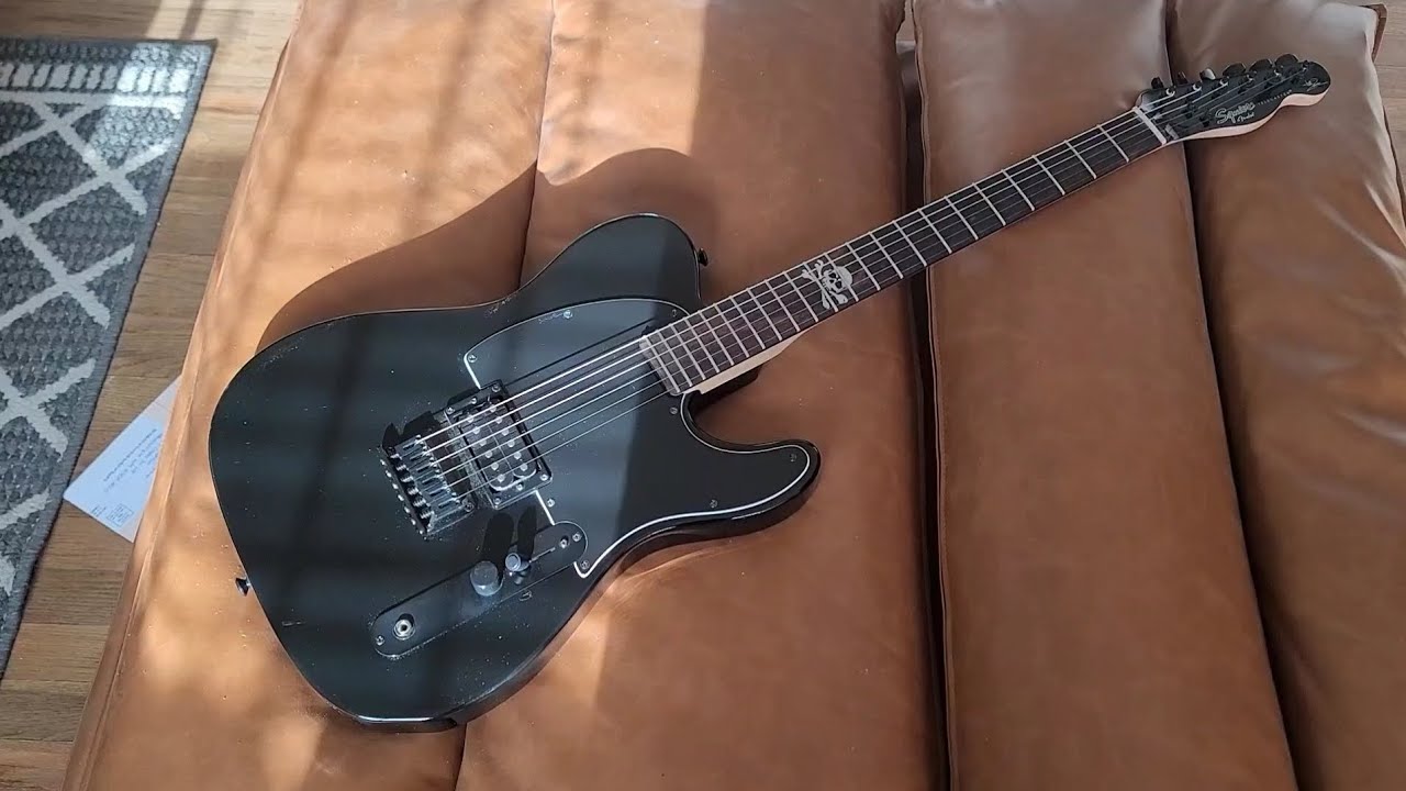 Squier Avril Lavigne Telecaster Skull & Crossbones - Black - Rare 
