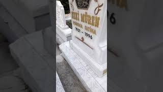 Sevgili Zeki Müren'in mezarını ziyaret ettim.