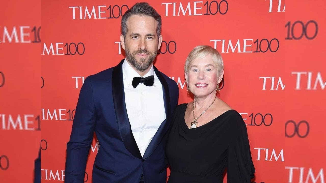 As Ryan Reynolds accepts an honor in Canada, he thanks his mother and
