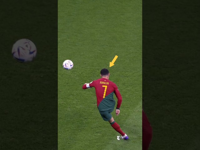 Trik penalti Ronaldo 😯 class=
