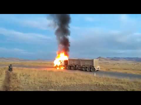 🔥 Dos unidades vehiculares de contratistas de Las Bambas fueron quemadas en Espinar (Cusco) 🔥