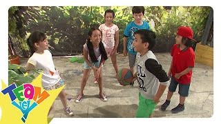 Video thumbnail of "Game Play: Basketball Dribbling | Team Yey"