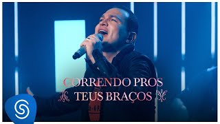 Correndo pros Teus bracos Toque no Altar Letra