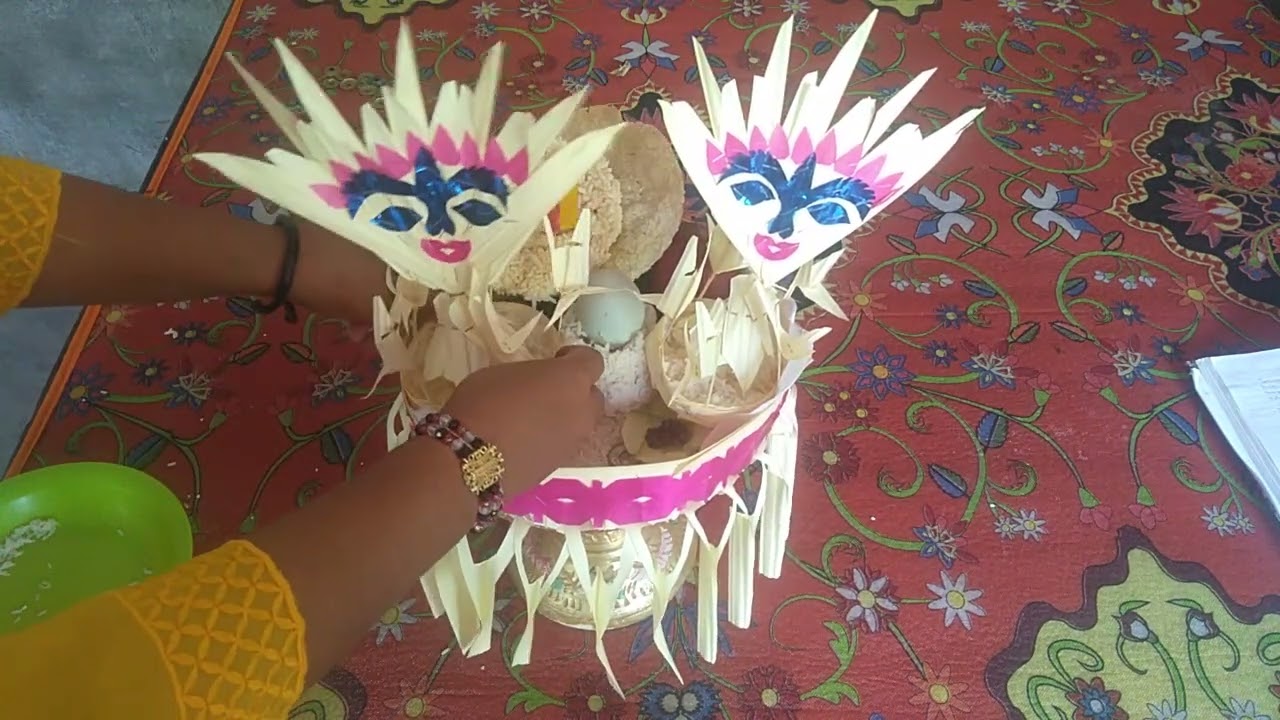 Cara Membuat Banten Sesayut Guru.