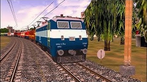 Puri New Delhi Superfast Express is Going Rainy Weather by MSTS Open Rails