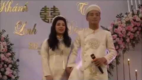 Bùi Tiến Dũng cầu thủ tuyển Việt Nam hát Nắm lấy tay anh tặng vợ đại gia trong đám hỏi cưới