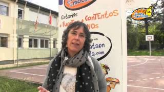 Reparto de bocadillos en el Colegio Dobra de Viérnoles