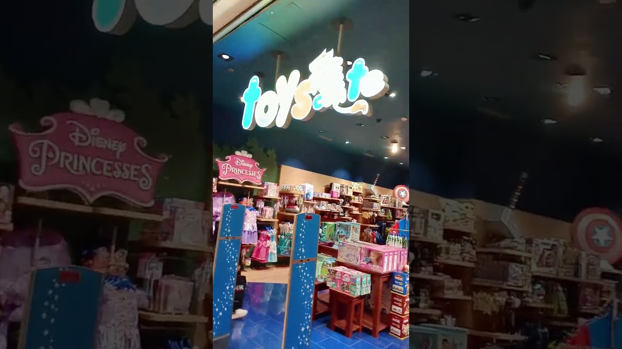 Galleria Centro commerciale porta di Roma passeggiata ascensore Mediaworld fino a Uci cinemas bella 