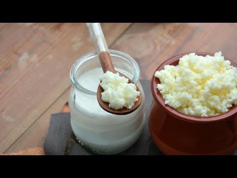 Video: Çfarë është më e shëndetshme - kefir ose qumësht i pjekur i fermentuar