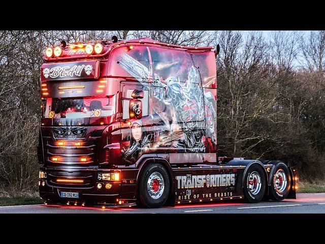 TRANSPORTS BEAU ''TRANSFORMERS''  SCANIA 4-SERIE LONGLINE V8 VERY LOUD FULL FKM PACKAGE  [ONBOARD] class=