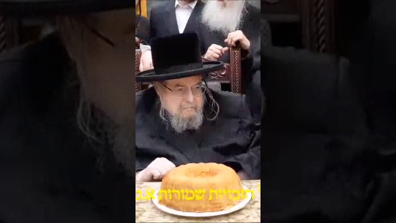 האדמו״ר מבעלזא בכתיבת אות בספר תורה ועריכת לחיים לכבוד המעמד