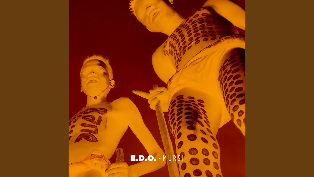 Watch Tripode on YouTube Watch Tripode on YouTube
