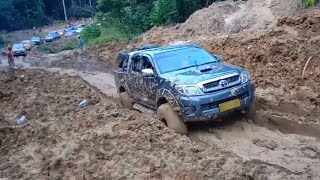 Ford Ranger Mitsubishi Triton and Toyota Hilux - Extreme Mud Trail and All Stuck