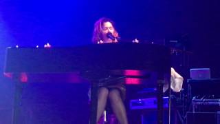 Video thumbnail of "Beth Hart - over you @lodz 2017"