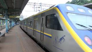 (4K) 2174次 通勤電聯車EMU800(EMU801, EMU802)停靠及離開八堵車站